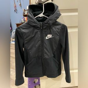 Boys Nike fleece-lined wind breaker. Size M. Black.